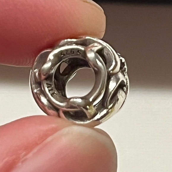 Pandora infinity knot charm - Picture 6 of 10